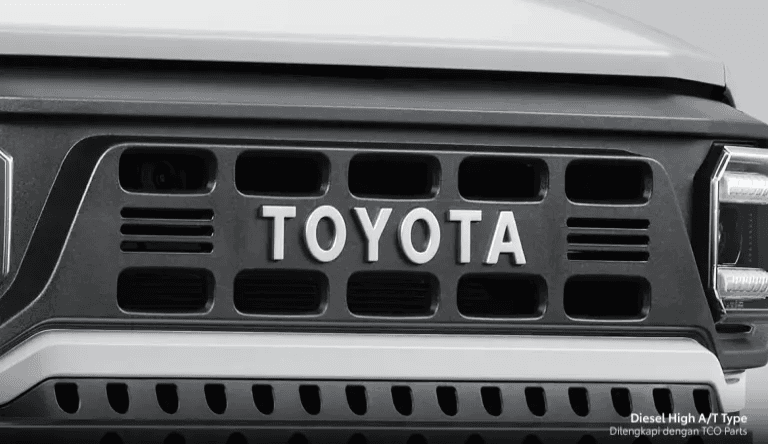 Silver Toyota Emblem